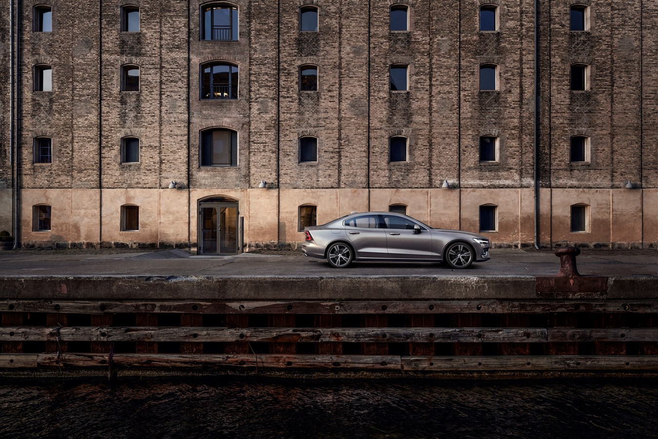 New Volvo S60 Inscription exterior 