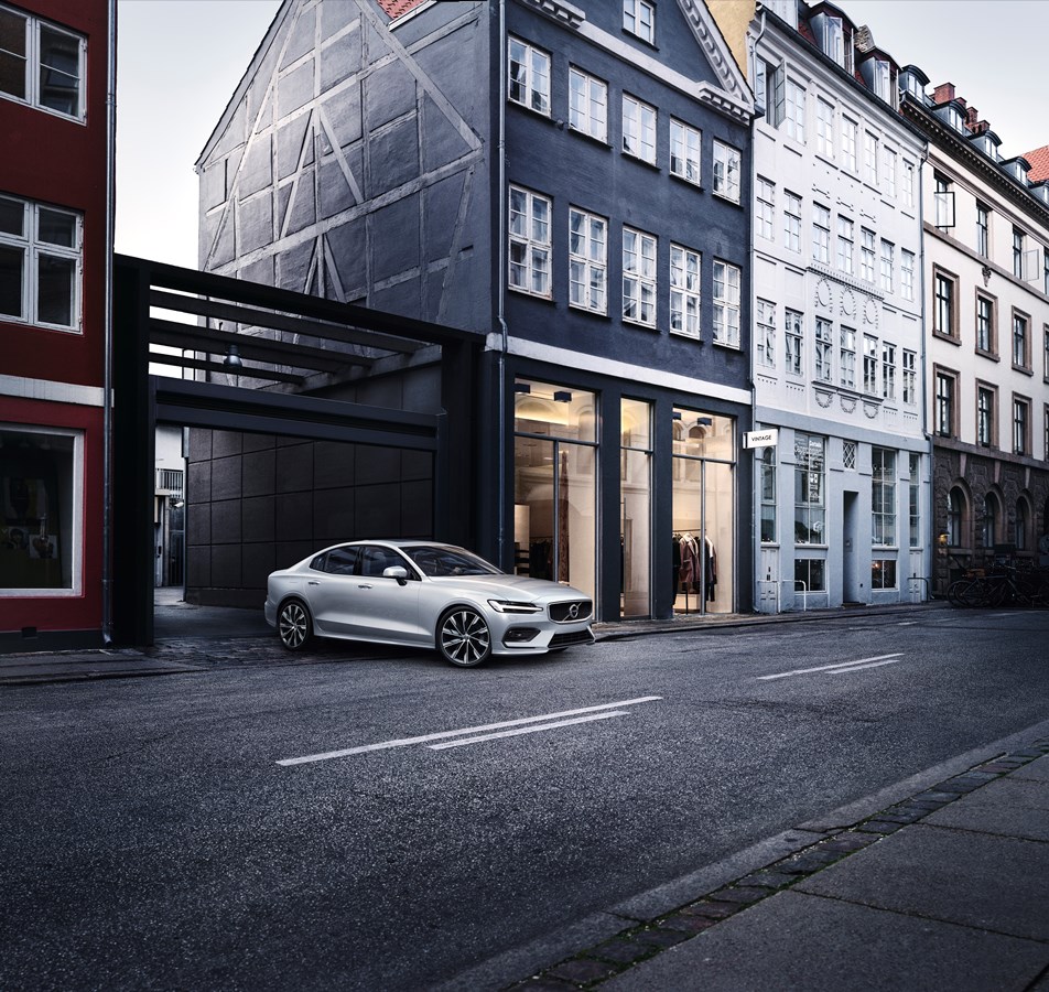 New Volvo S60 Momentum 