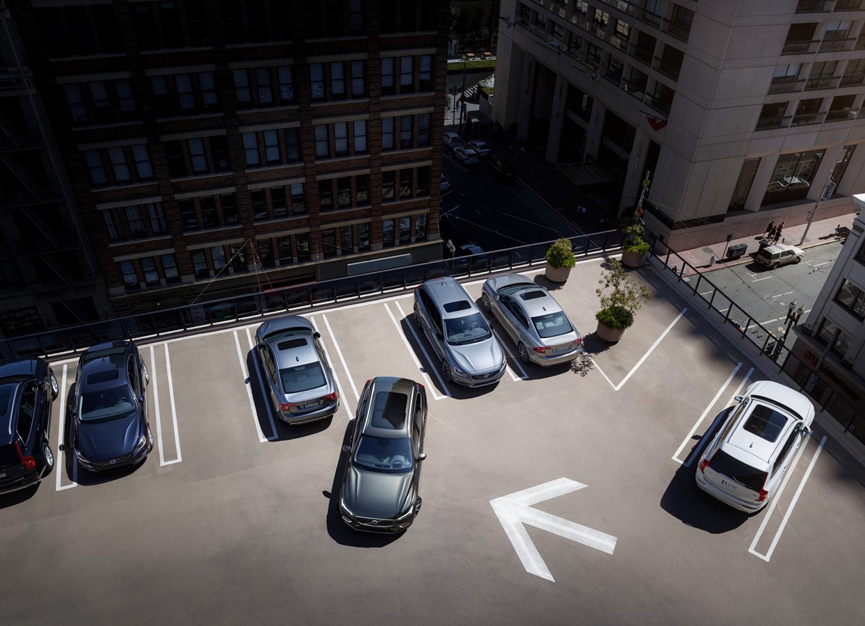 360°全景影像让全新XC60停车更容易