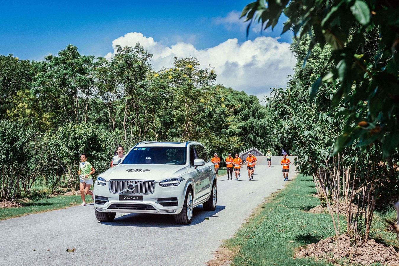 沃尔沃旗舰级SUV XC90作为赛事领跑车