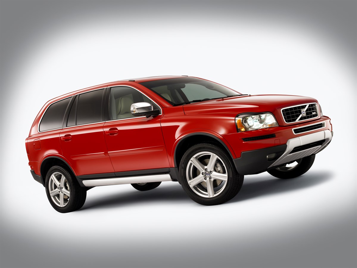 Two of the Volvo XC90 SUV named Best Used Car by CarGurus - Volvo Car USA Newsroom