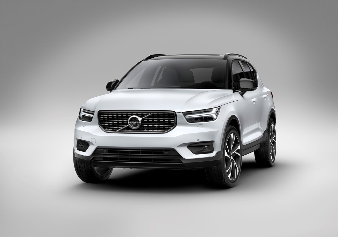 Volvo S60 and XC40 Named 2019 North American Car and Utility of the Year Finalists