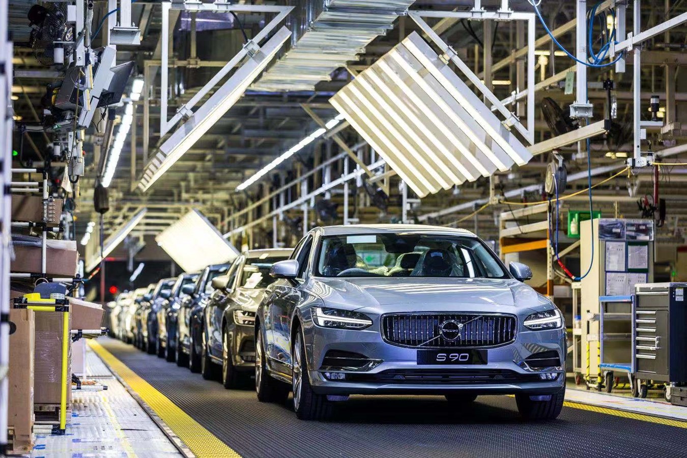 The 100,000th S90 rolls of production line in Volvo Cars Daqing plant in China