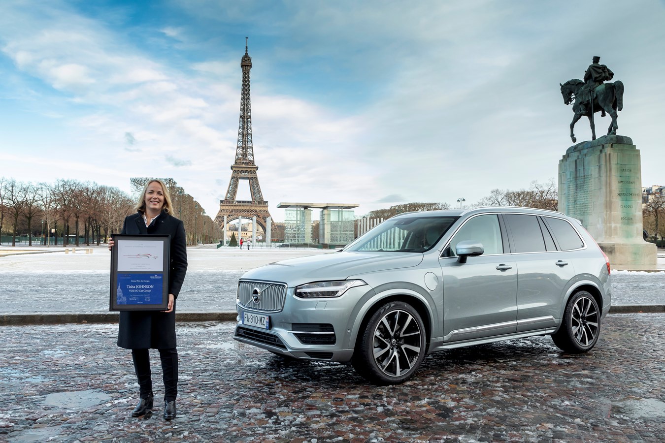 Tisha Johnson reçoit le Grand Prix du Design lors du Festival Automobile International pour son travail à la tête du département Design Intérieur de Volvo Car Group