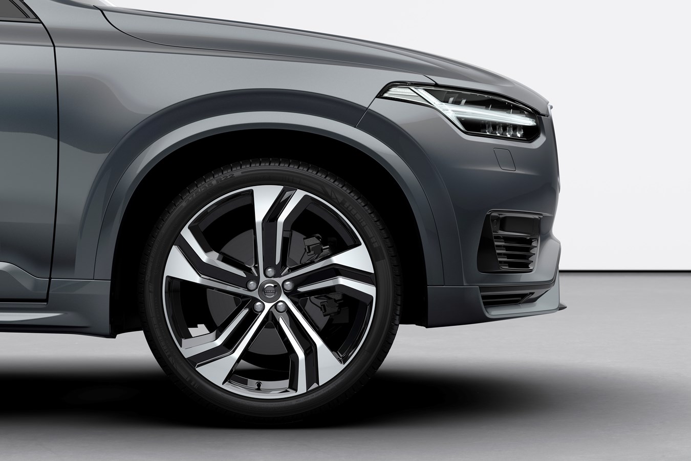 The New Volvo XC90 R-Design T8 Twin Engine in Thunder Grey