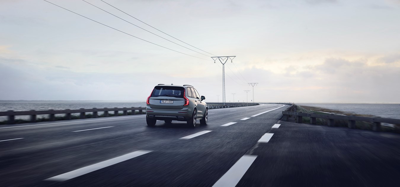 The refreshed Volvo XC90 R-Design T8 Twin Engine in Thunder Grey