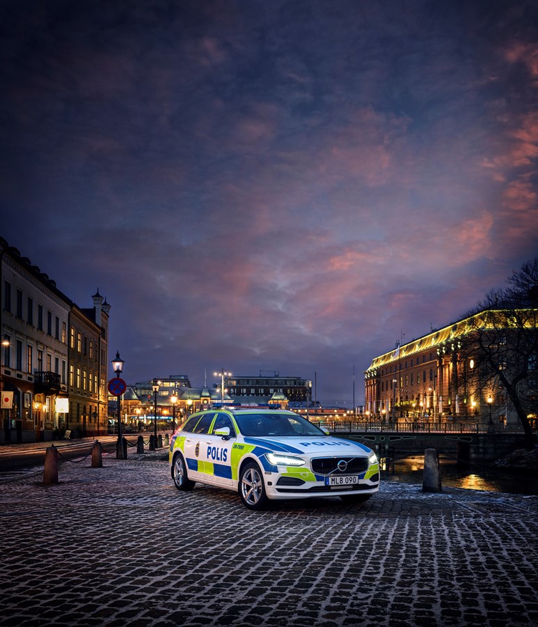Volvo V90 as a police car 