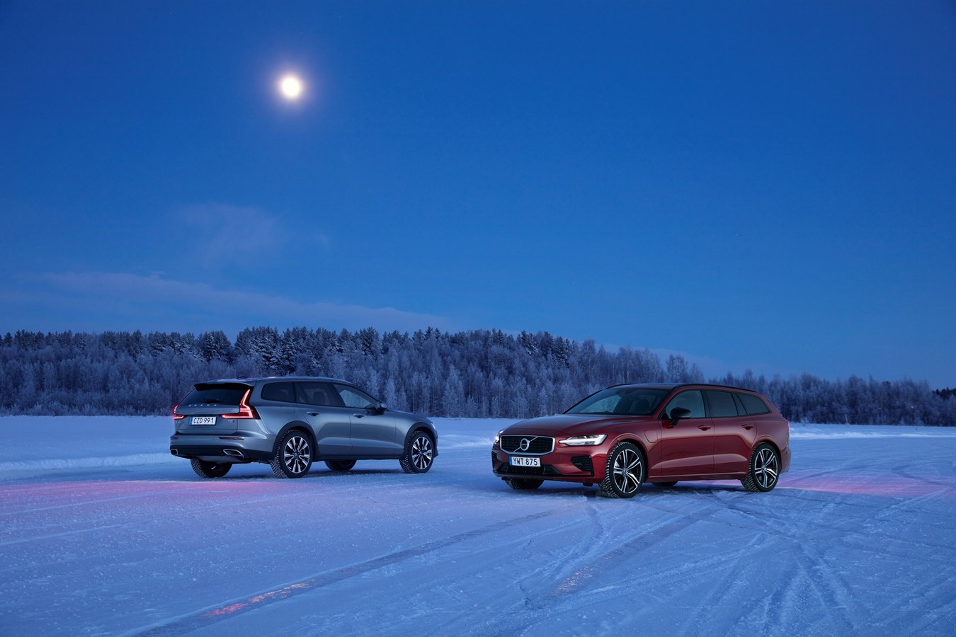 New Volvo V60 Cross Country T5 and New Volvo V60 T8