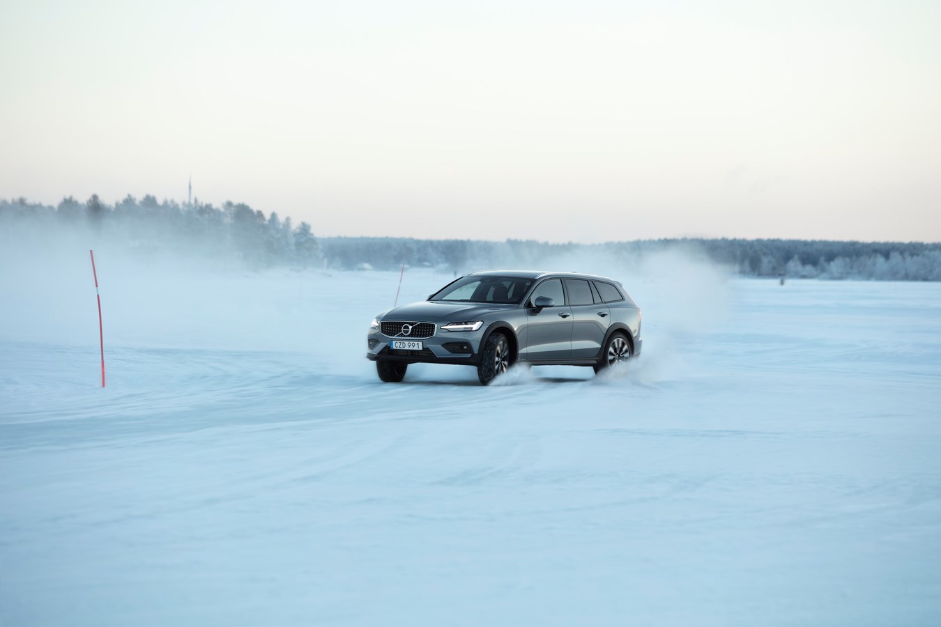 Volvo V60 Cross Country T5 Test Drive in Luleå, Sweden