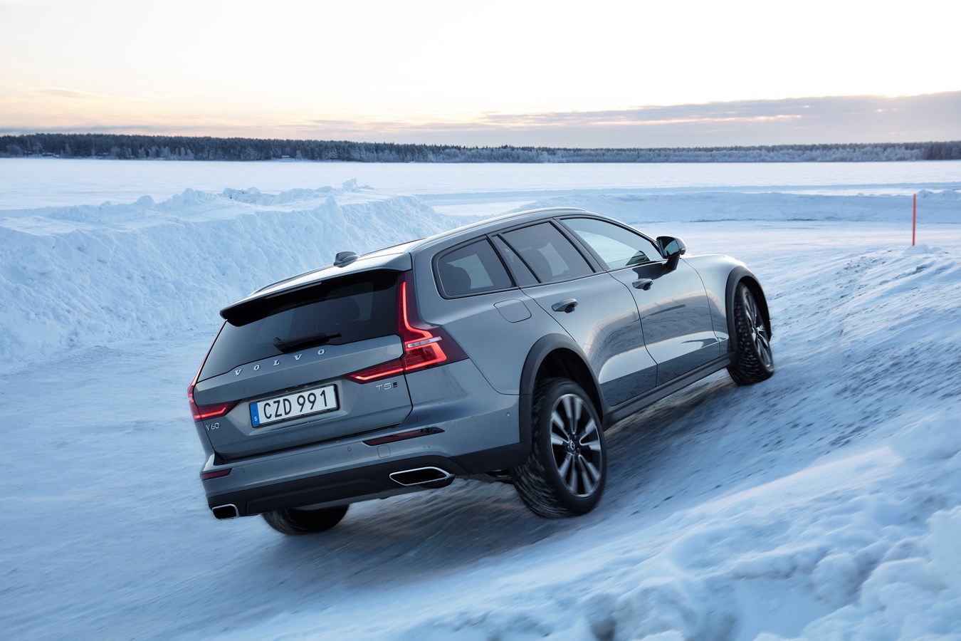 Volvo V60 Cross Country T5 AWD at the Obstacle Course in Luleå, Sweden 