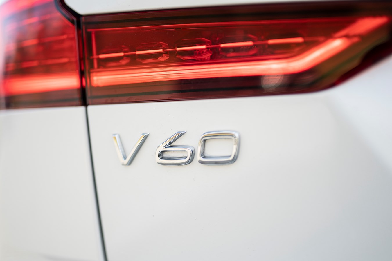 Volvo V60 T8 Twin Engine Polestar Engineered