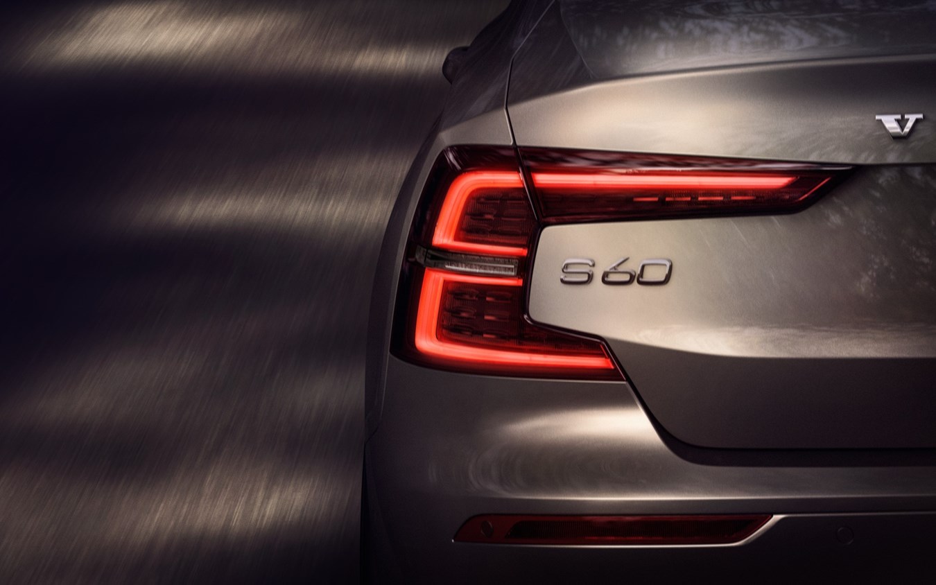 Volvo S60 en XC60 bouwen succes verder uit met geëlektrificeerde motoren, nieuwe uitvoeringen en extra uitrusting