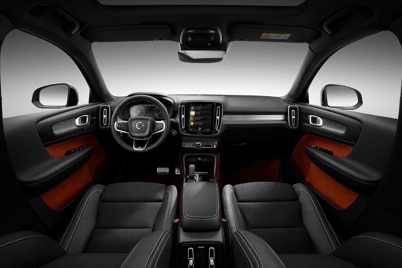 沃尔沃汽车为XC40提供了业内领先、同级独有的CLEANZONE®清洁驾驶舱