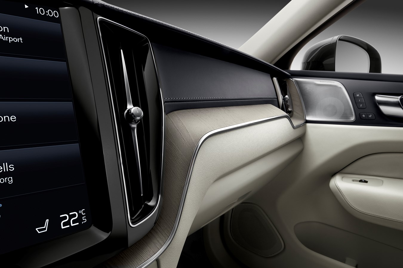 XC60 Inscription expression, Leather Fine Nappa Perforated Blond in Blond/Charcoal interior