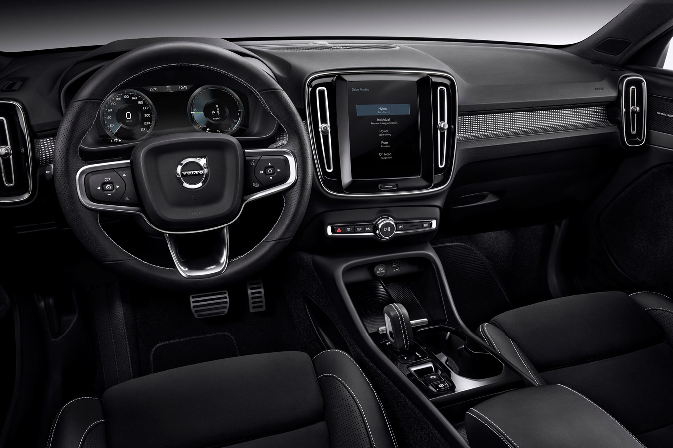 XC40 Recharge plug-in hybrid R-Design , Leather Charcoal in Charcoal interior