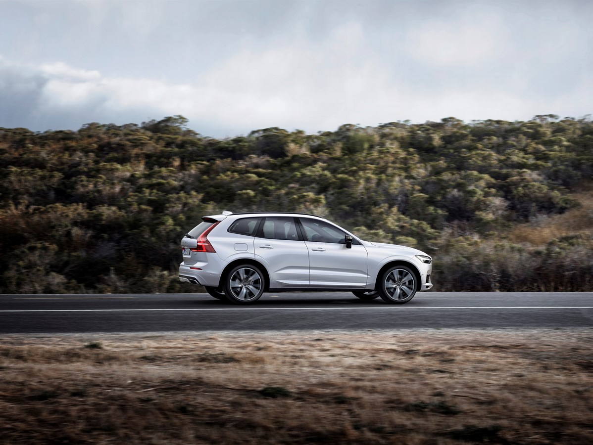 XC60 R-Design, in Crystal White Pearl
