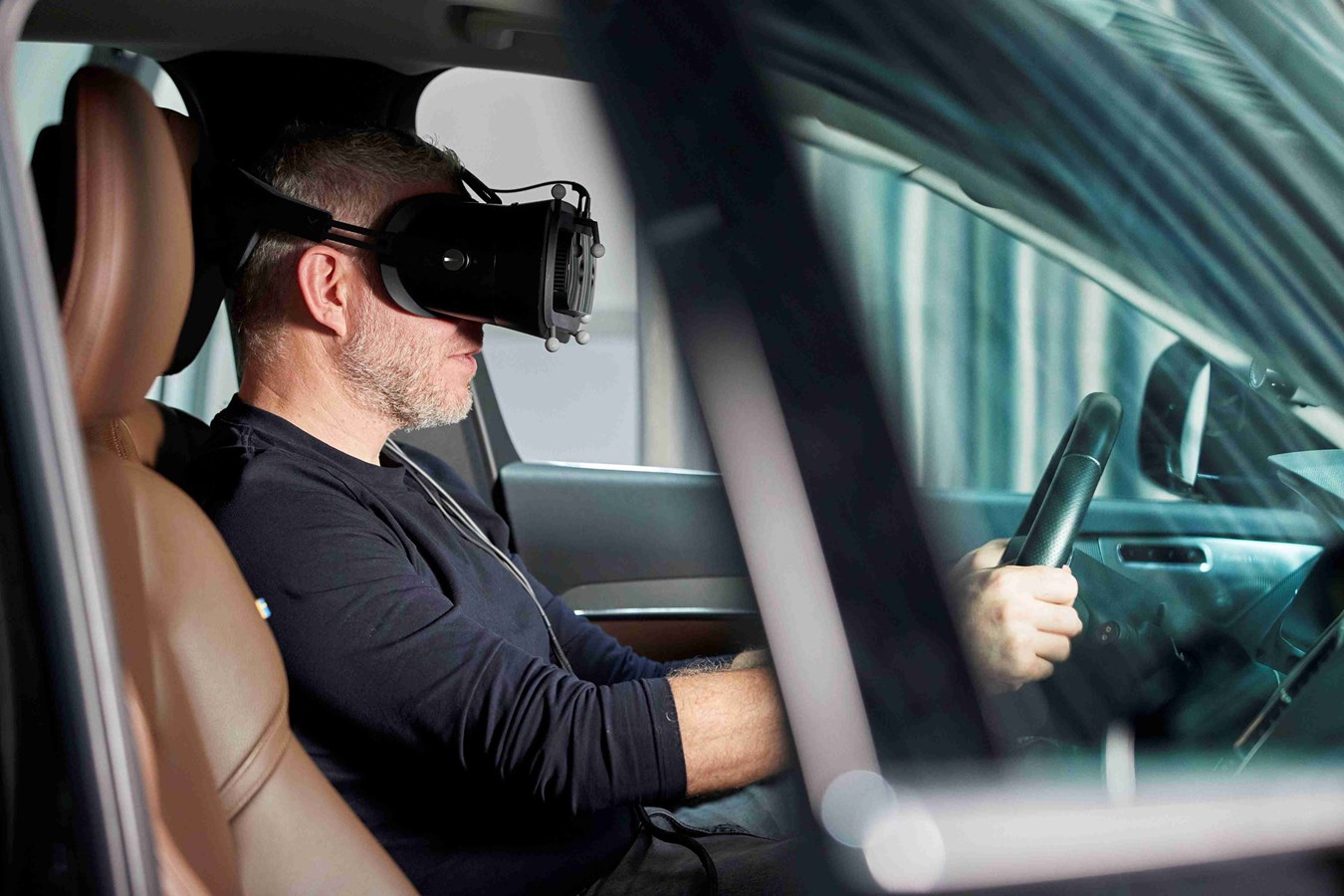 沃尔沃汽车与Varjo合作开发的全球第一款混合现实头戴式显示设备