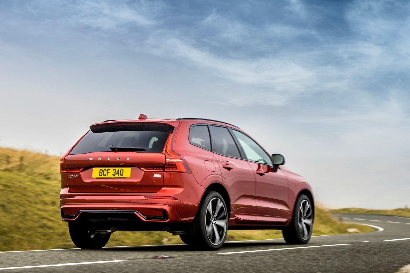 Updated Volvo XC60 Recharge Plug-in Hybrid T8 AWD R-Design Pro