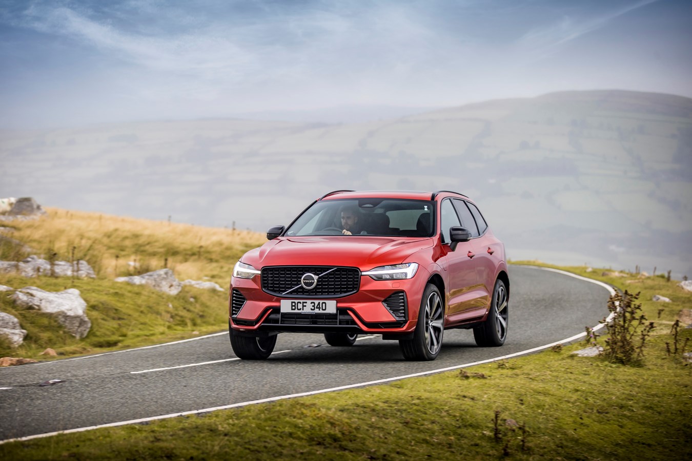 Updated Volvo XC60 Recharge Plug-in Hybrid T8 AWD R-Design Pro