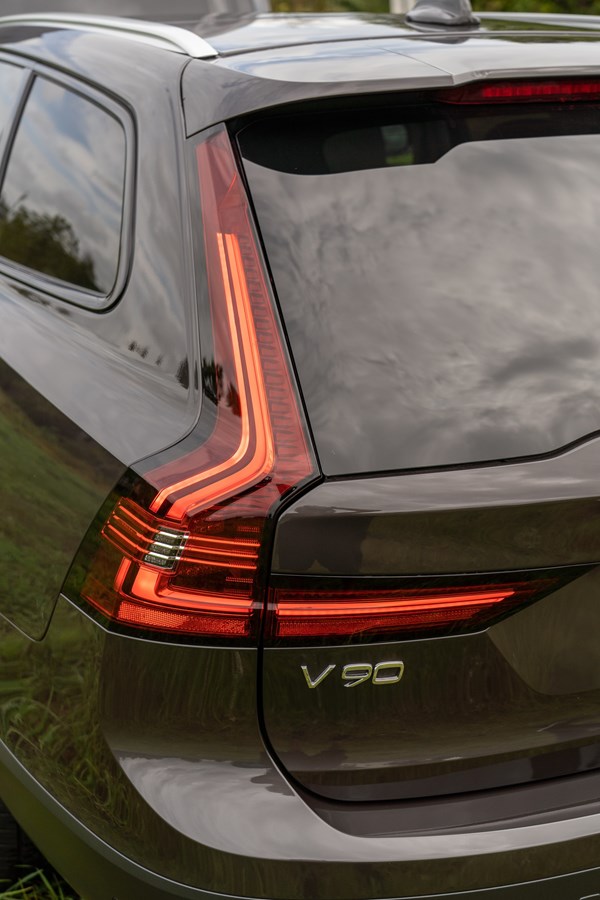 2022 Volvo V90 Cross Country