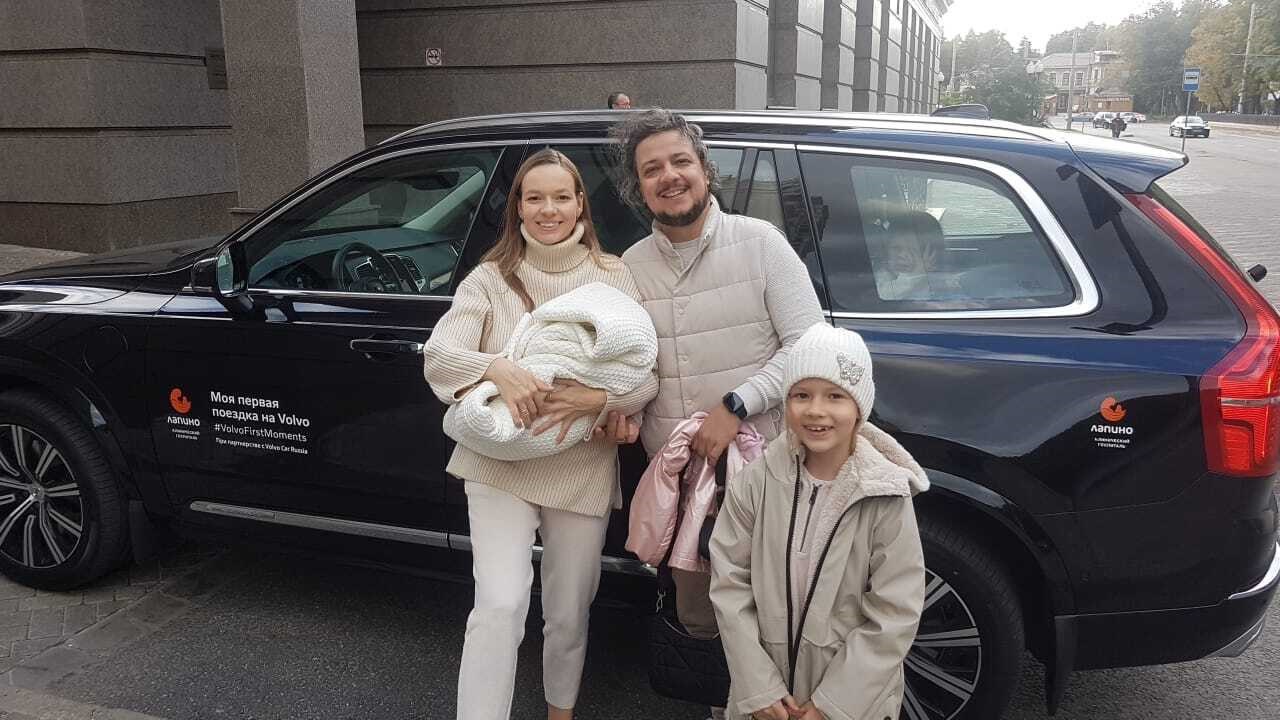 Volvo Car Russia подводит итоги совместного проекта с Клиническим госпиталем «Лапино» по предоставлению бесплатного трансфера семьям с новорожденными