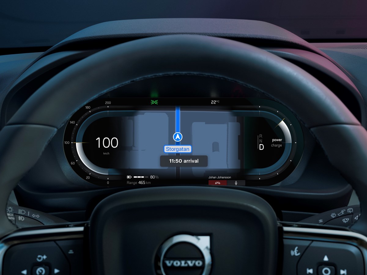 Volvo C40 Recharge - Ongoing call on driver display with Apple CarPlay