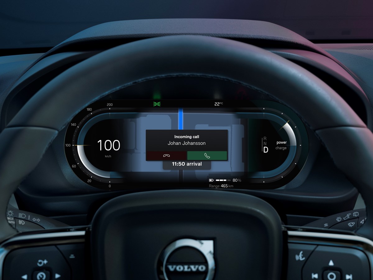 Volvo C40 Recharge - Incoming call on driver display with Apple CarPlay
