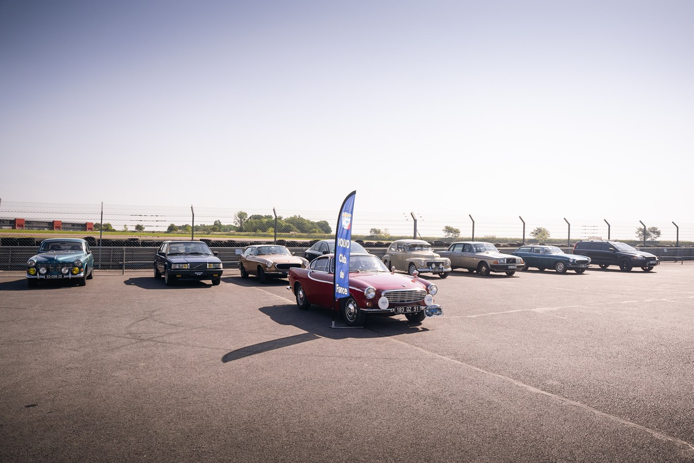 Générations Volvo : rencontre entre le passé et l’avenir de la marque au circuit de la Ferté-Gaucher le 3 juin 2023
