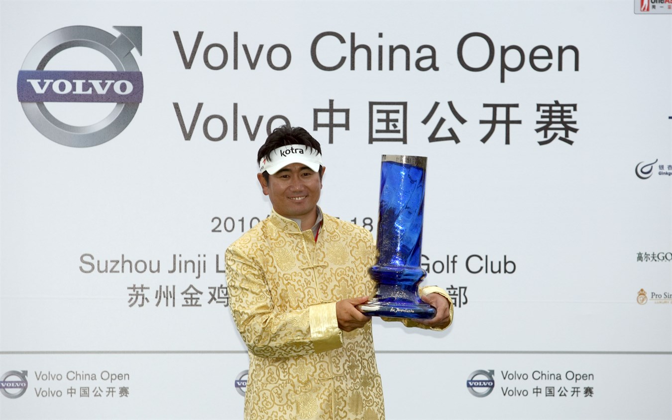 YE Yang, winner of the 16th Volvo China Open. 2010