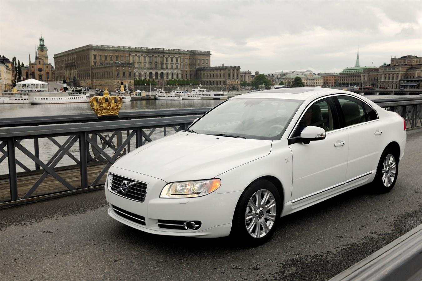Volvo S80 specially designed for the royal wedding 2010