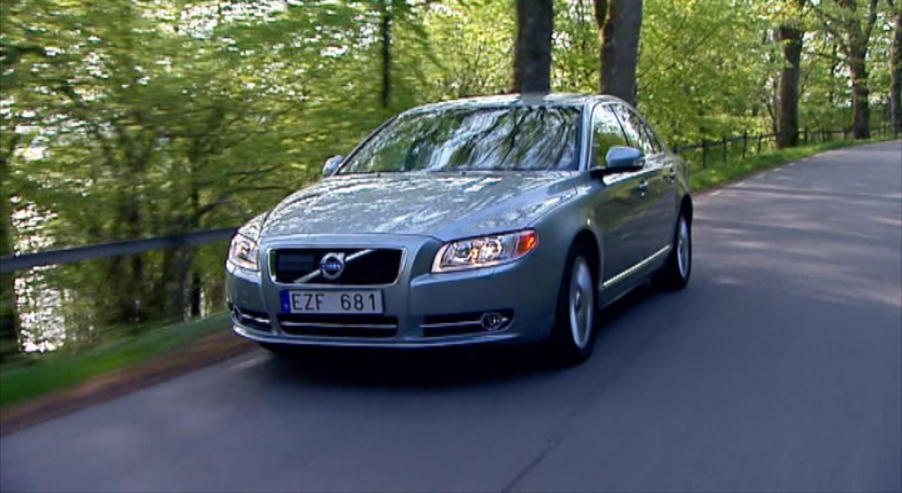 Volvo S80, model year 2011, driving footage - Video Still