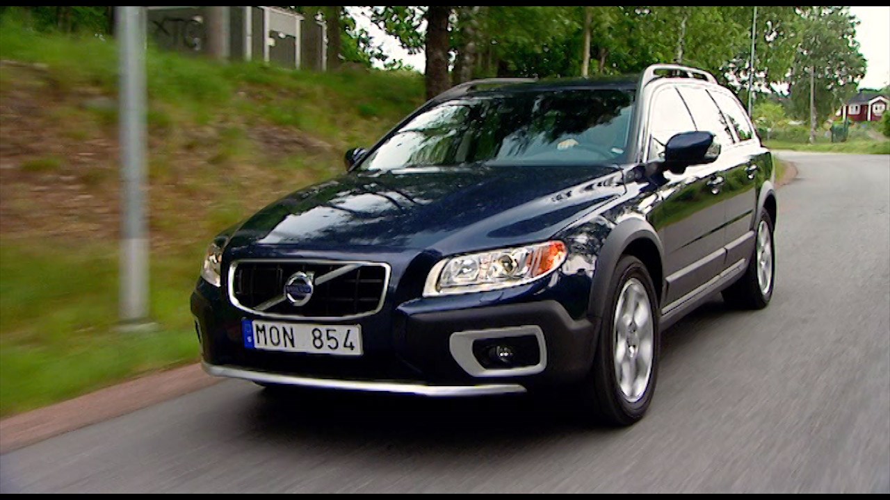 Volvo XC70, model year 2011, driving footage - Video Still