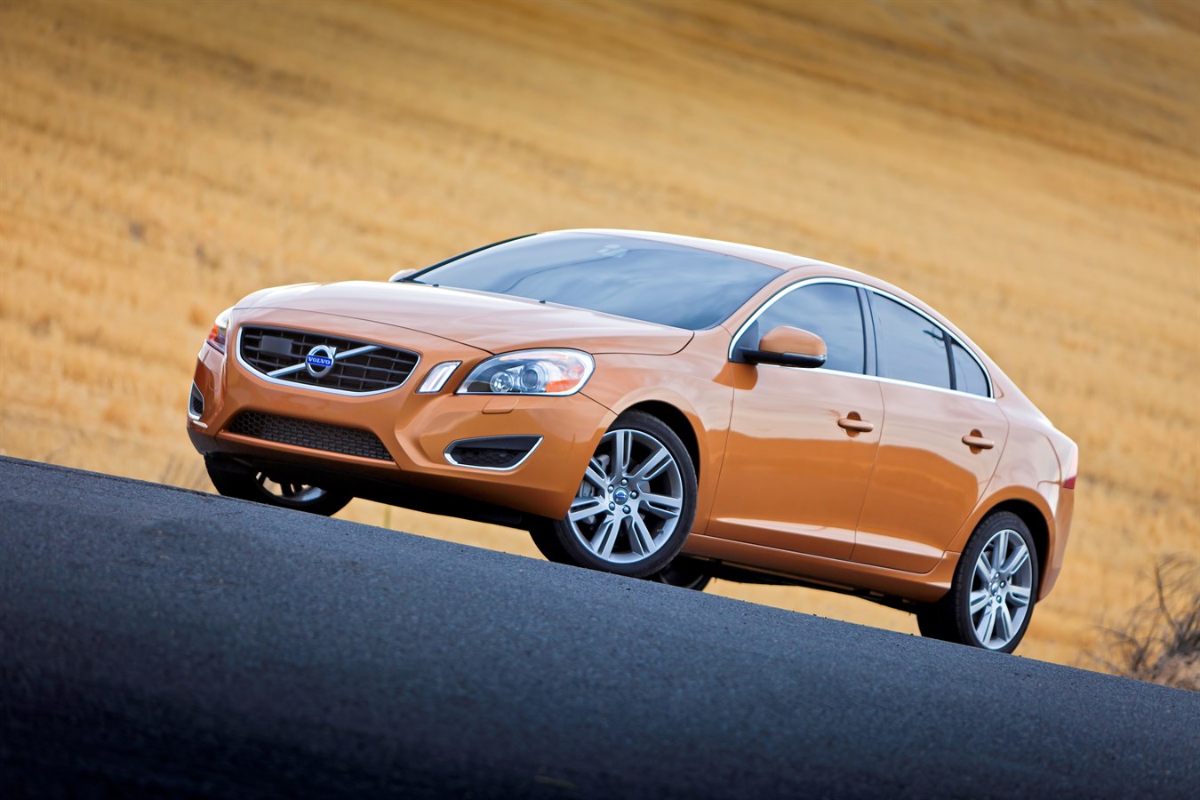 Front 3/4 driver side view of 2011 S60 T6 AWD in Vibrant Copper