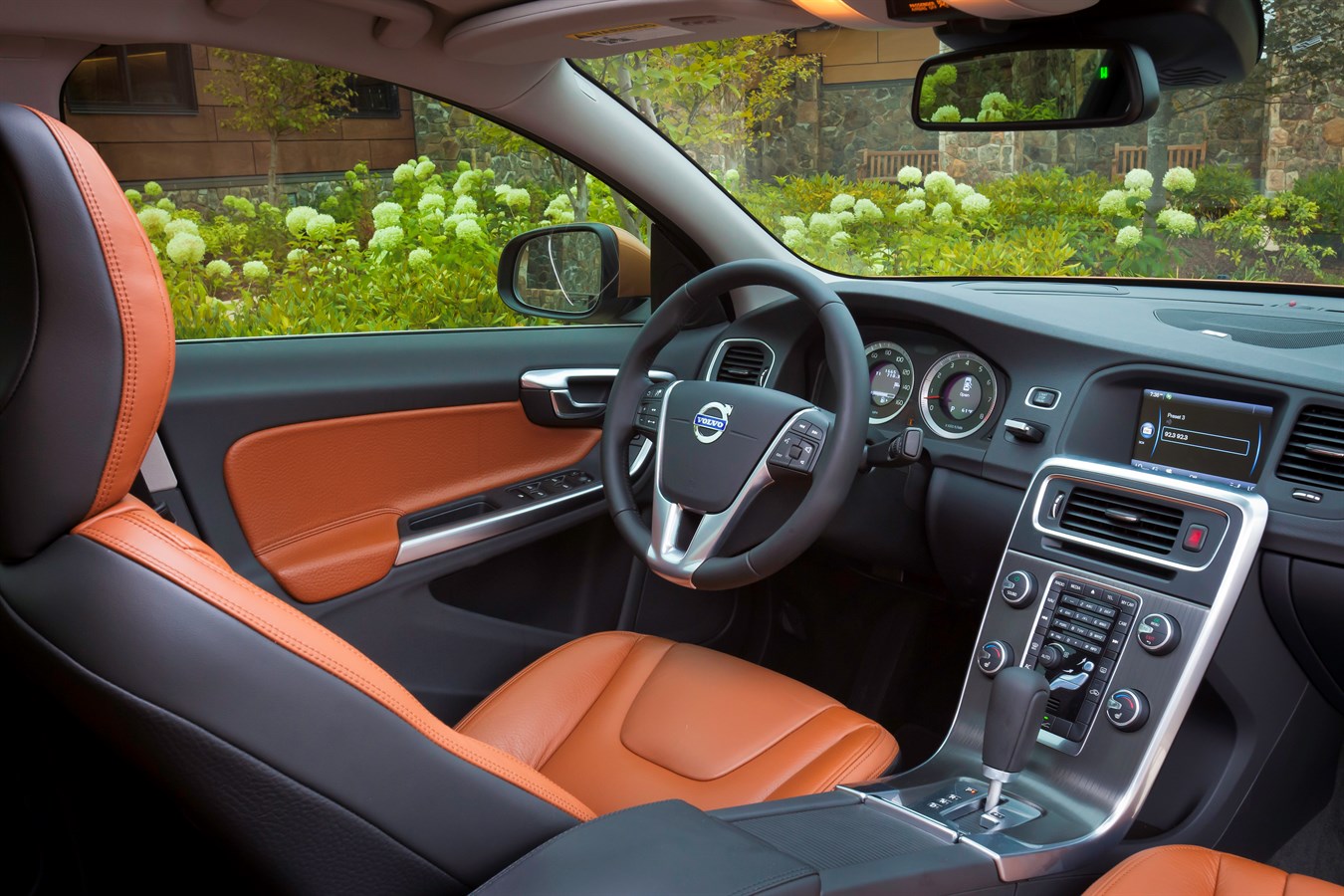 2011 S60 T6 AWD interior