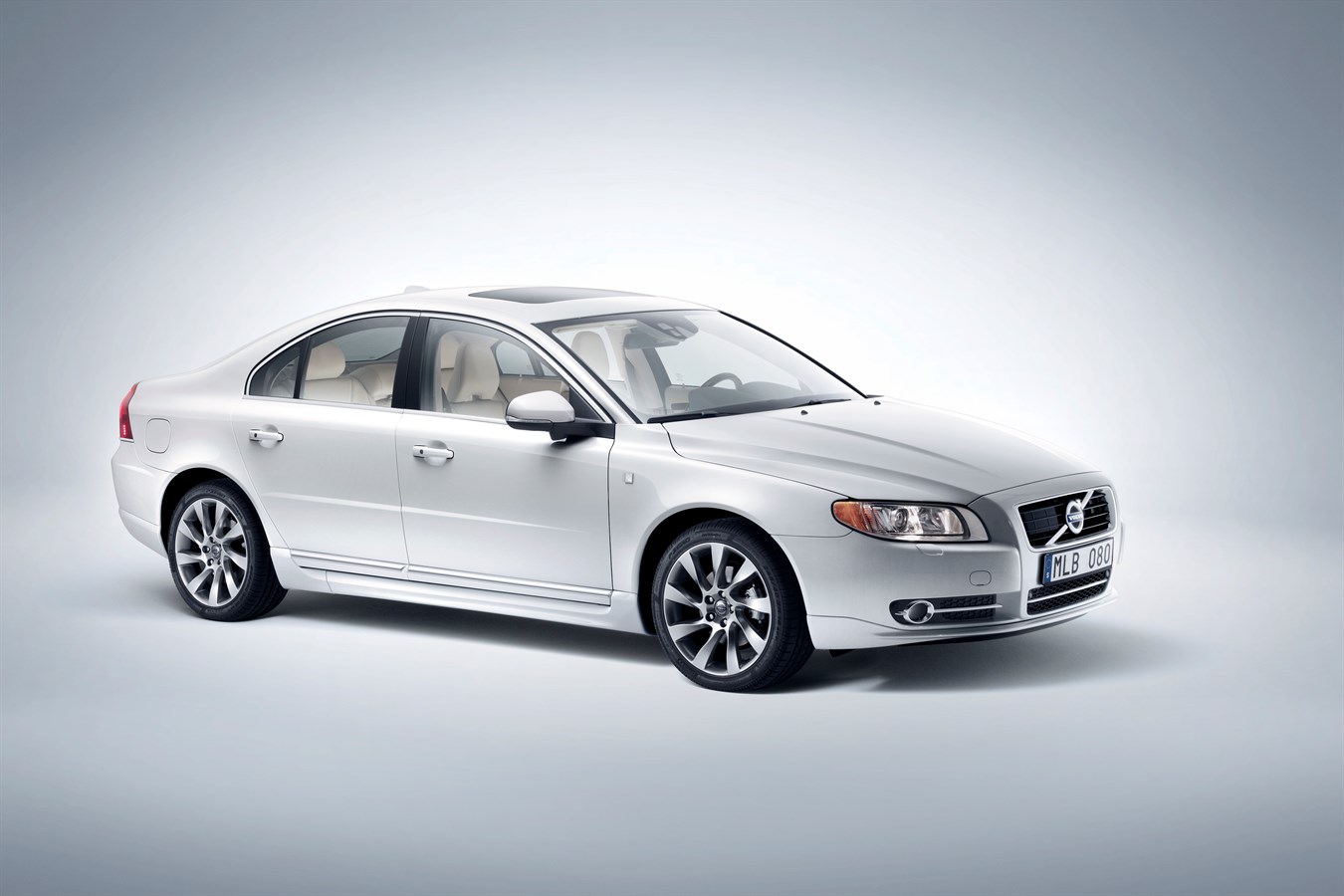 Volvos to transport guests of honour to Princess Estelle’s christening