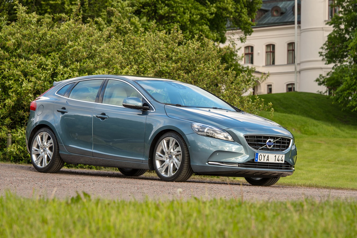 The all-new Volvo V40 - Safety & Support: The most IntelliSafe car in the  segment - Volvo Cars Global Media Newsroom