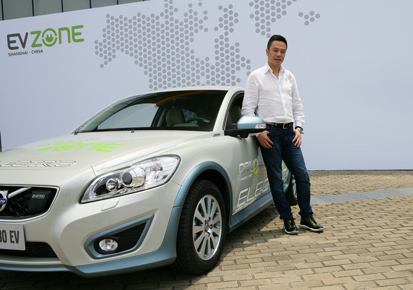Mr. Gao Yuan receives the Volvo C30 Electric