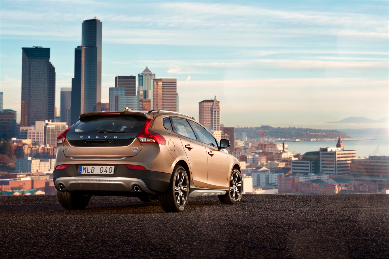 The all-new Volvo V40 Cross Country