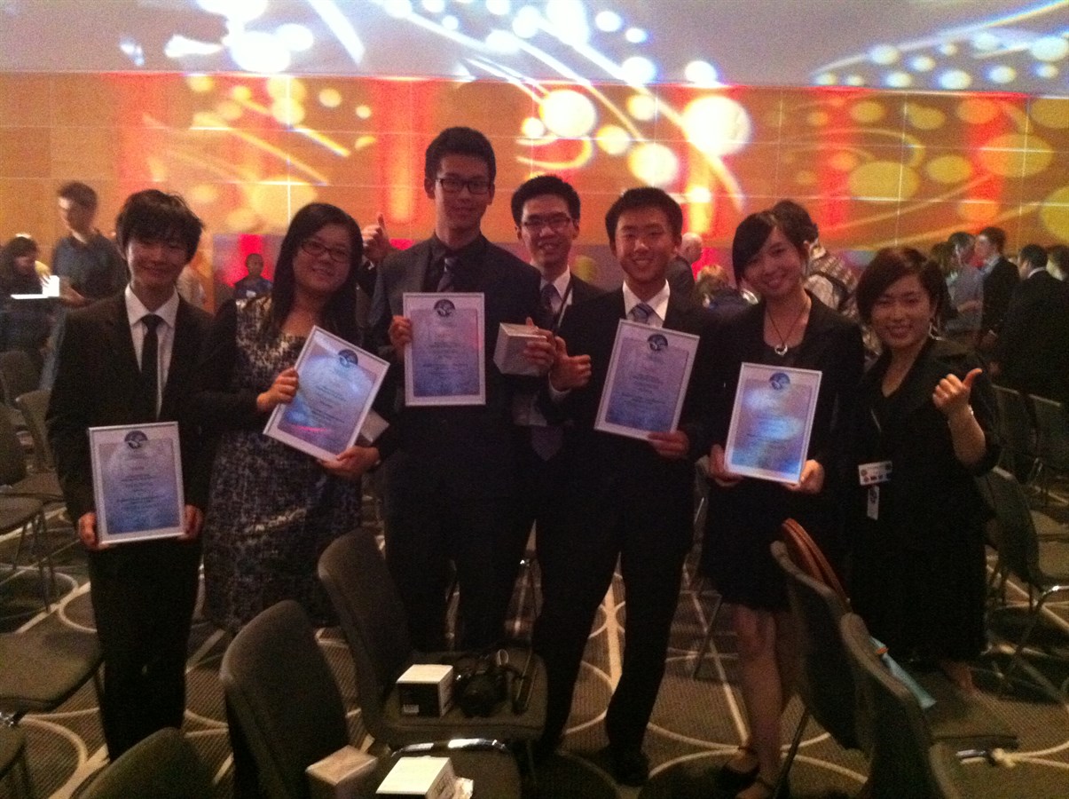 来自中国的代表队获得2012沃尔沃环保探索奖第四名