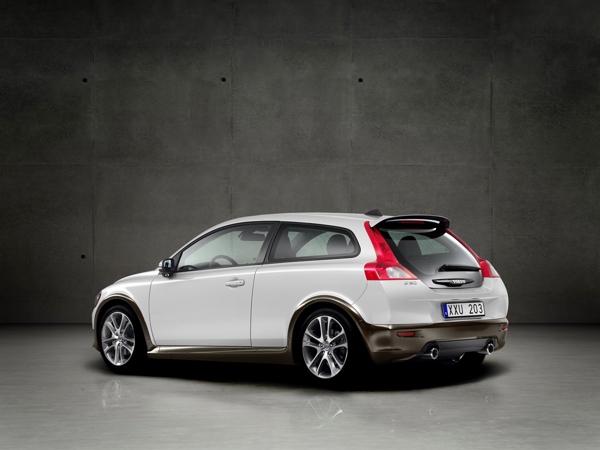 Rear driver side view of Volvo C30
