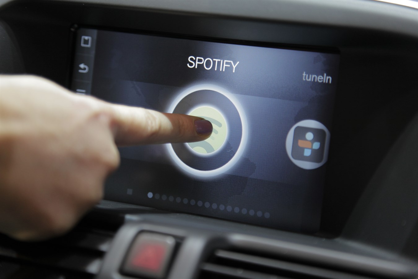 Volvo Cars launches world-first in-dash, voice-activated Spotify through Sensus Connected Touch