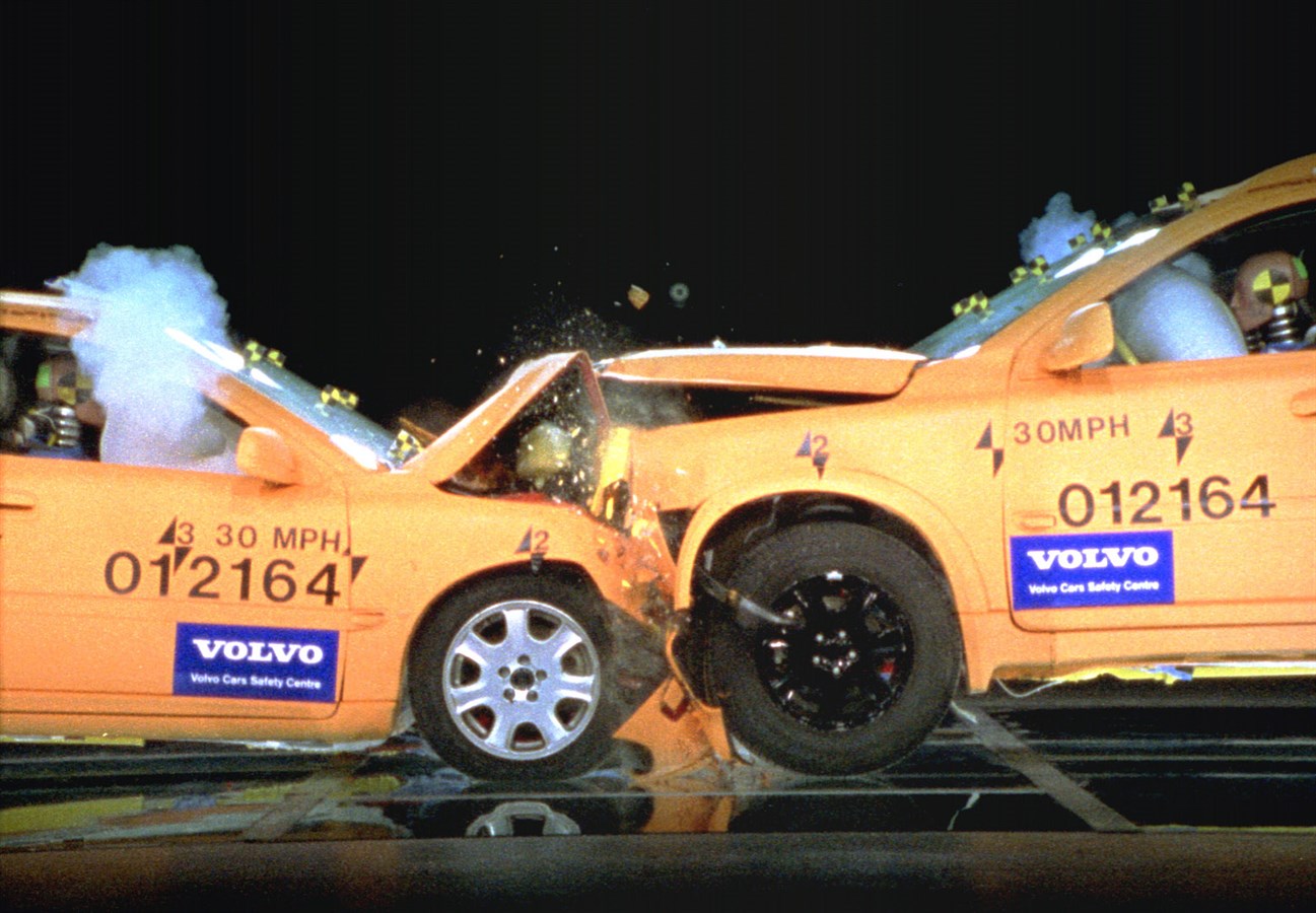 Volvo XC90 Collision Crash Test