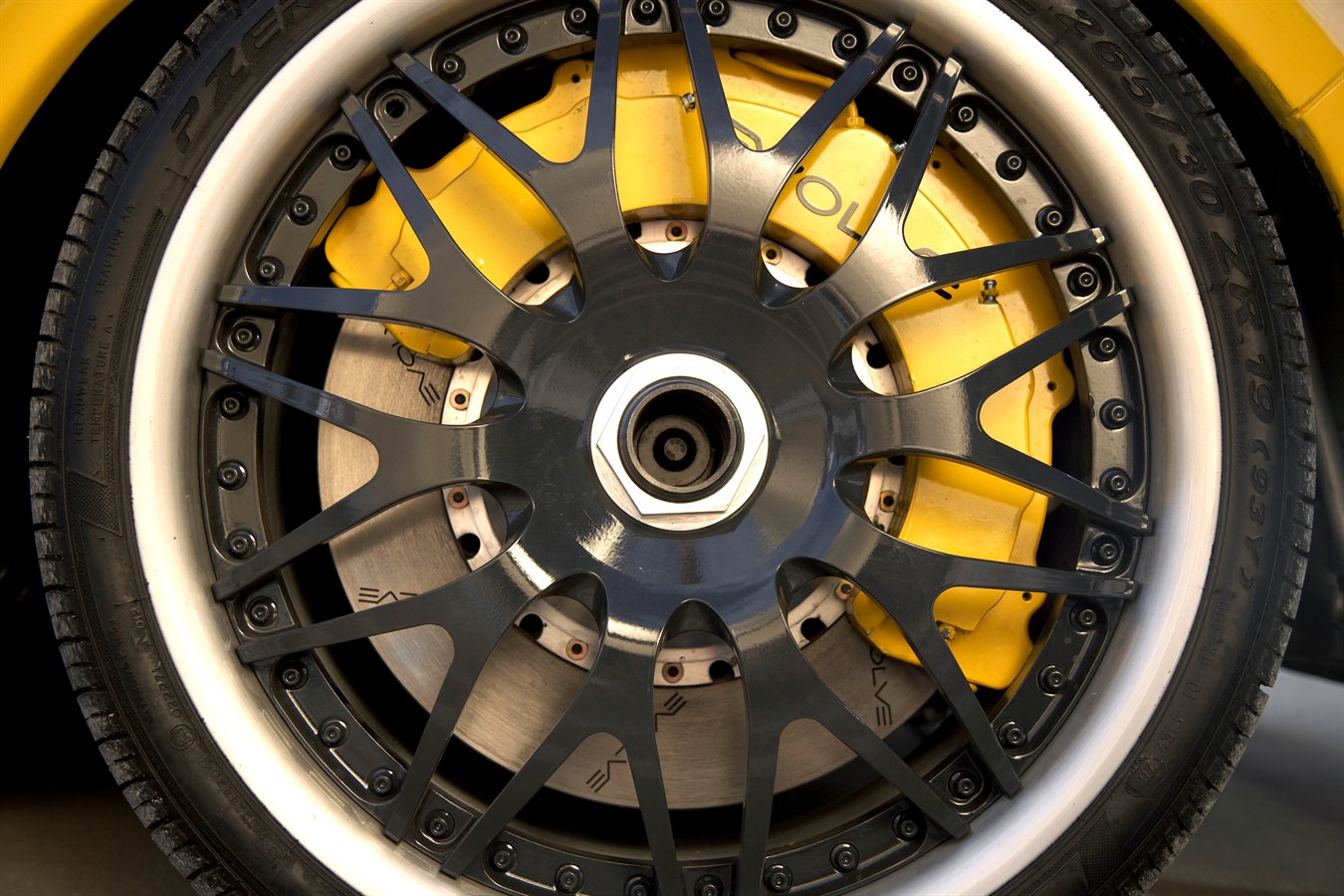 Yellow Evolve C30 wheel and break detail