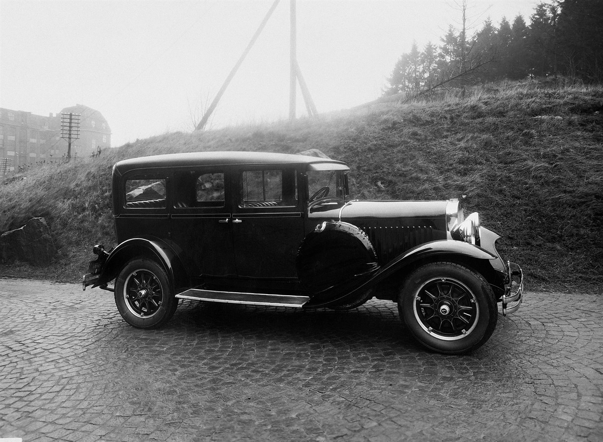 PV 671, 1930