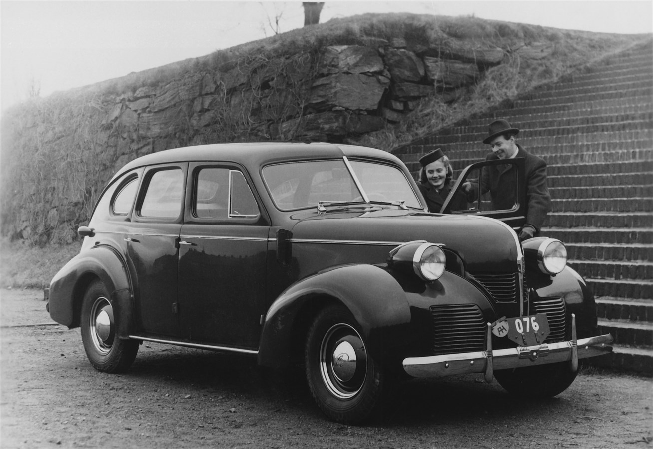 PV 60, 1946, with Swedish dealer trade plates