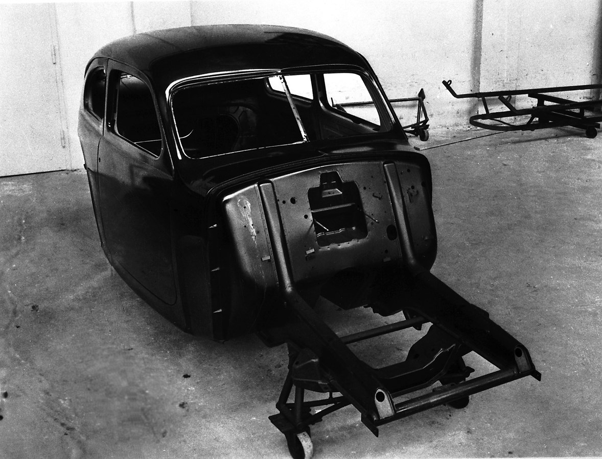 PV444 A, 1944, Body with safety cage