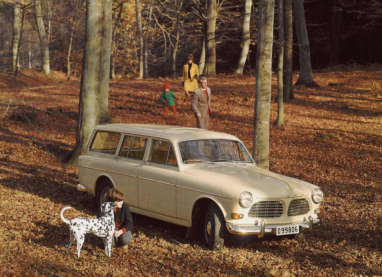 The estate version, the P220, was introduced in 1962 and carried on until 1969. It helped to establish Volvo's reputation as a strong manufacturer of versatile and comfortable estate cars. This is the 1968 model.