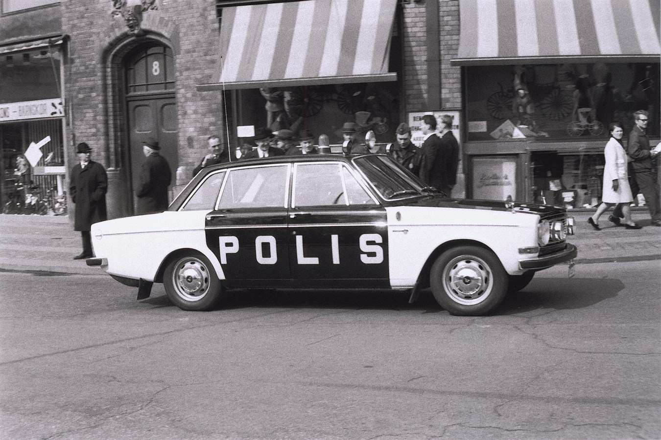 Volvo 144 S Police Car
