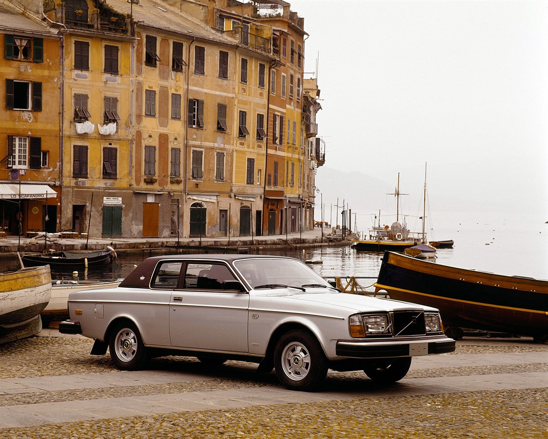 262 C, 1977, Design by Bertone in Italien setting