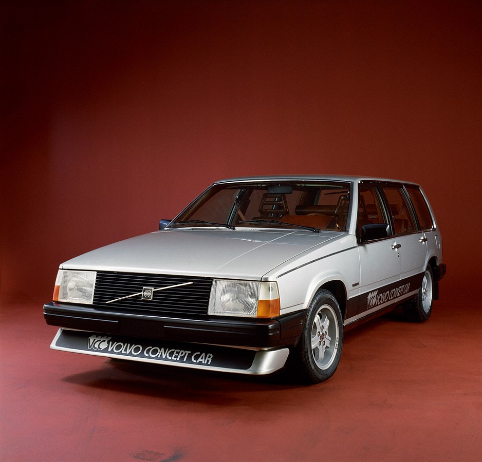 VCC (Volvo Concept Car), 1980, This concept was developed primarily in preparation for the Volvo 760, to be launched barely two years later. Here the emphasis was on enhanced safety, low fuel consumption and a cleaner exhaust. Like the 760, the VCC had mo